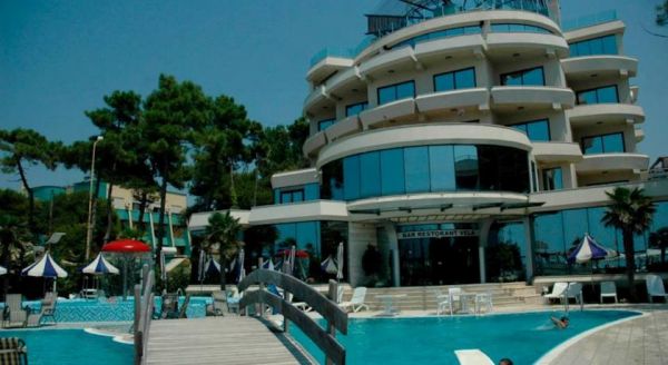 Vela Hotel Golem